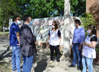 Con aportes del Municipio y de Provincia se mejora la fachada de la Escuela N°9