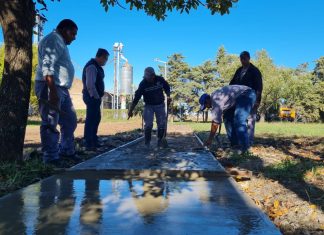 Barrio Jardín: Inició el llenado de las veredas del Parque