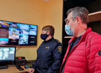 Larrarte visitó la sala de monitoreo de cámaras de videovigilancia