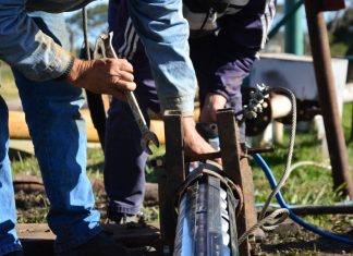 Se instaló una nueva bomba en el tanque de Barrio Centenario