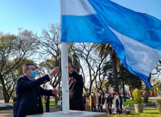 Larrarte encabezó el acto por el Día de la Independencia