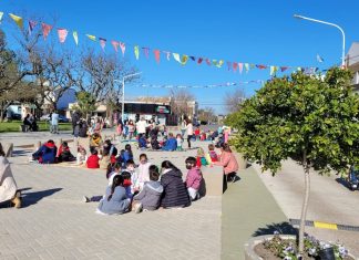 El Bibliomóvil pasó por nuestra ciudad en una tarde de puro sol