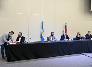 Larrarte suscribió un convenio con Nación y Provincia para licitar nuevas viviendas en San Salvador