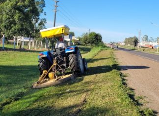 Personal municipal realiza tareas de mantenimiento urbano