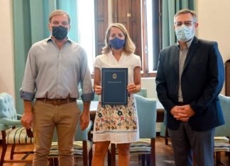 La Vicegobernadora entregó un aporte al municipio para la mejora de la Escuela «Centenario»