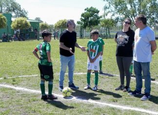 Larrarte y Berthet estuvieron en el inicio del Torneo de Fútbol Infantil F.N.A