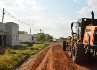 Personal Municipal realiza trabajos de enripiado y mejoramiento de calles
