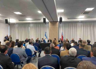 Frigerio reunió a todos los intendentes de la provincia